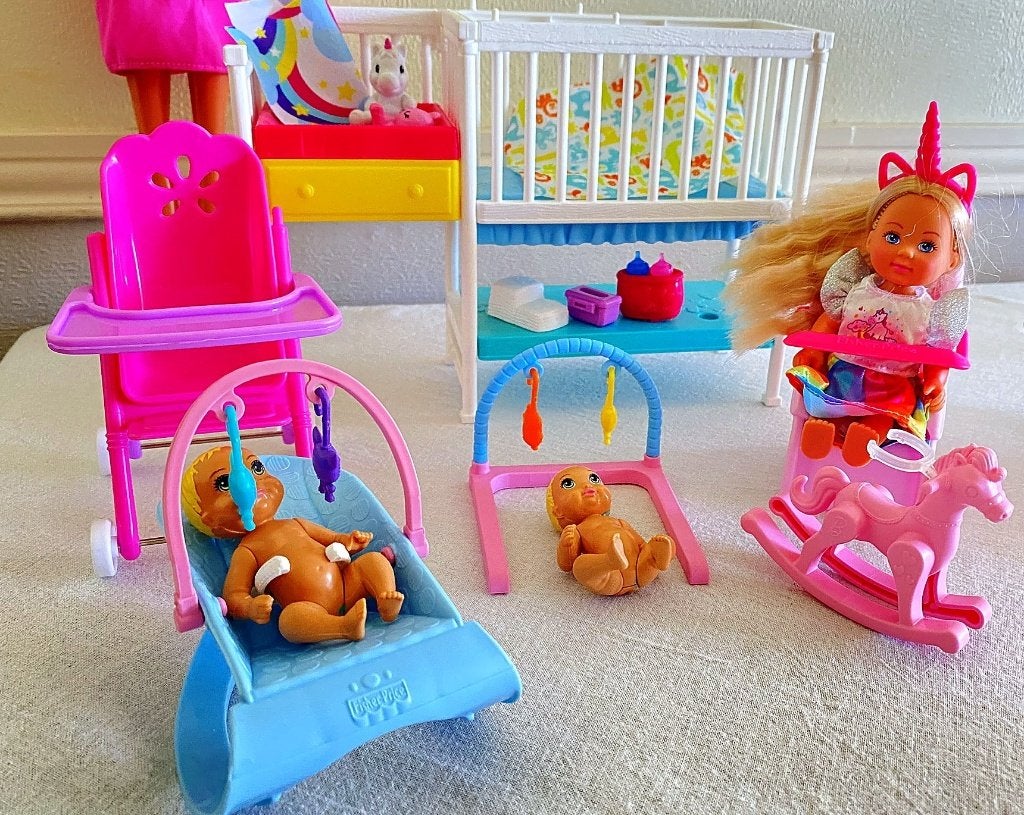 Barbie dierenwinkel + kinderkamer en babyset, Ophalen, Gebruikt, Barbie