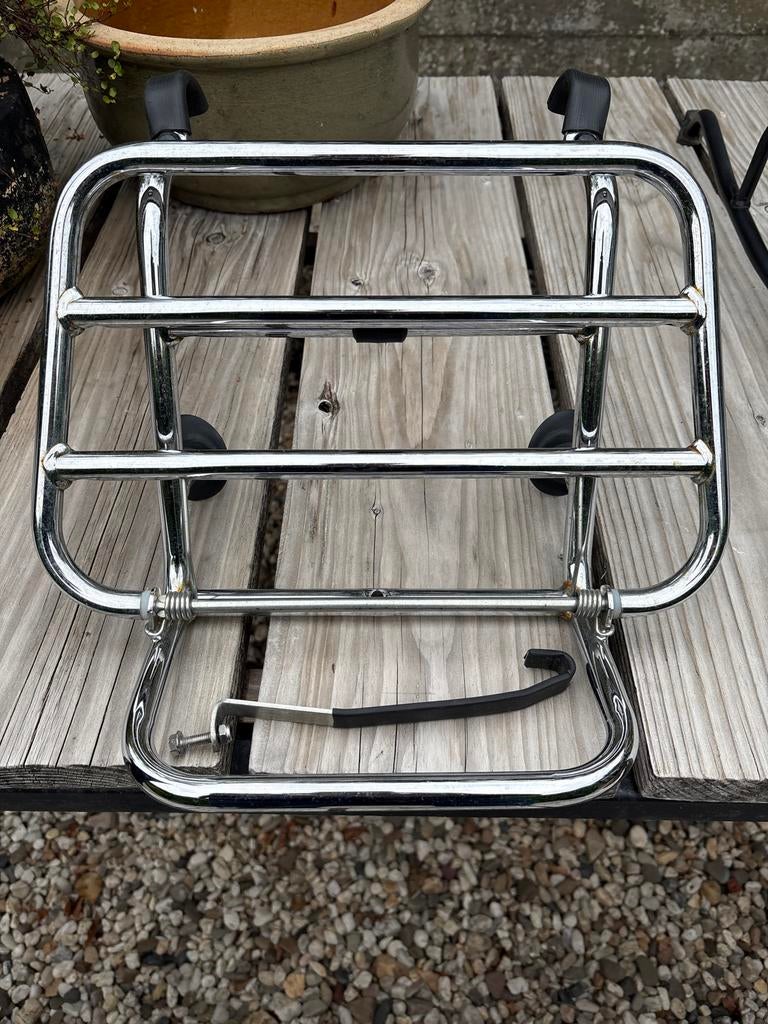 Voorrekje 🛵 scooter bagagerek chroom., Ophalen of Verzenden, Gebruikt