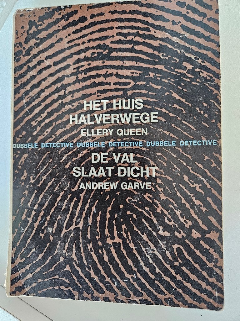 E.Queen - het huis halverwege &A. Garve - de val slaat dicht, Boeken, Ophalen of Verzenden, Gelezen