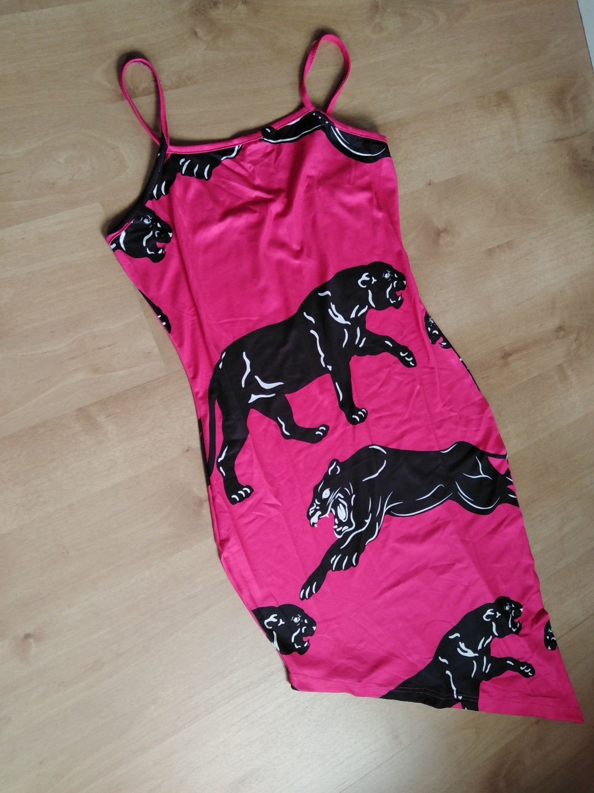 roze jurk met zwarte panters, Nieuw, Ophalen of Verzenden, Roze, Maat 36 (S)
