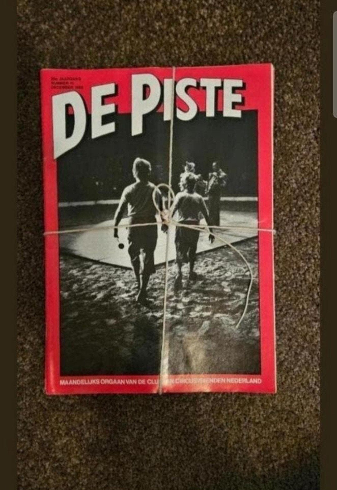 De Piste, Cirscusbladen. In nieuwstaat. 
Jaren 80
In nieuwst, Ophalen of Verzenden, Zo goed als nieuw, Overige onderwerpen