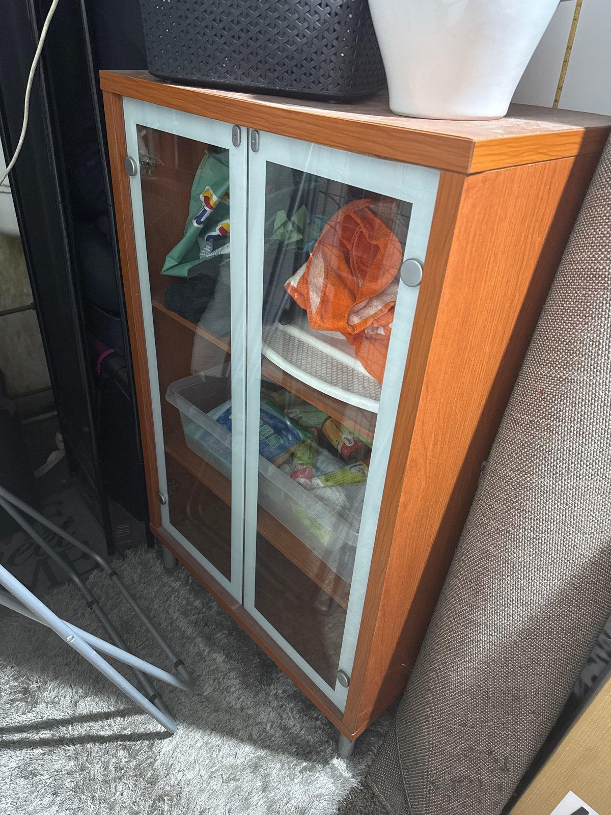 Houten kastje met glazen deuren en planken, Gebruikt, Minder dan 100 cm, 25 tot 50 cm, Overige houtsoorten