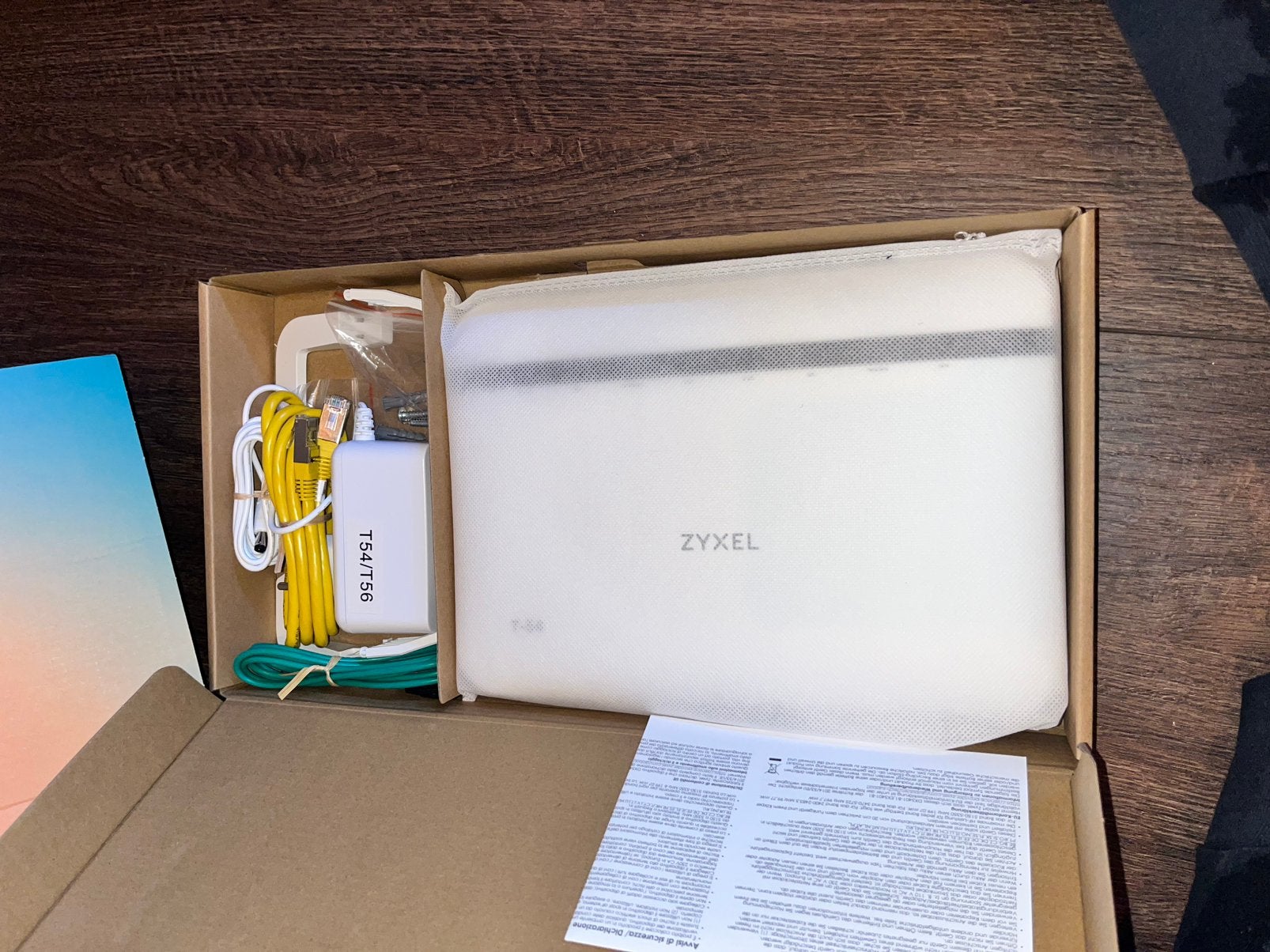 Nieuw Zyxel T-54 Dual-Band AX6000 Gigabit modem/router, Ophalen of Verzenden, Nieuw, Router met modem