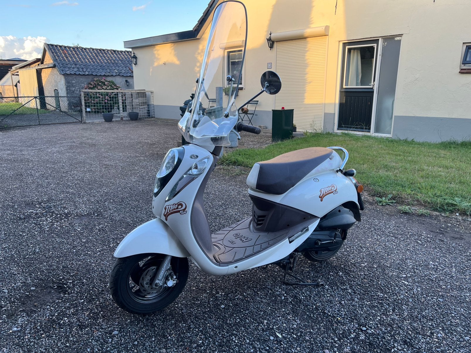 Sym mio 50, Fietsen en Brommers, Scooters | SYM, Ophalen, Zo goed als nieuw, Benzine, Mio