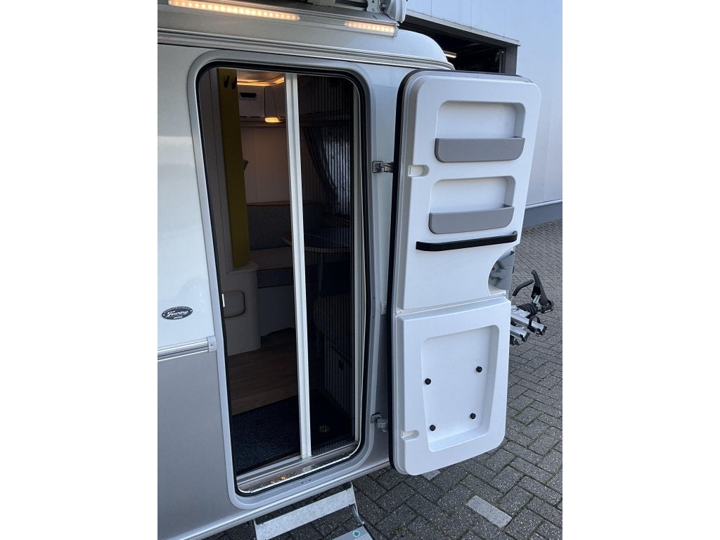 Eriba Touring Urban 540 LUIFEL-MOVER-HEFDAK, Caravans en Kamperen, Bedrijf, Treinzit, Lengtebed, 4 tot 5 meter