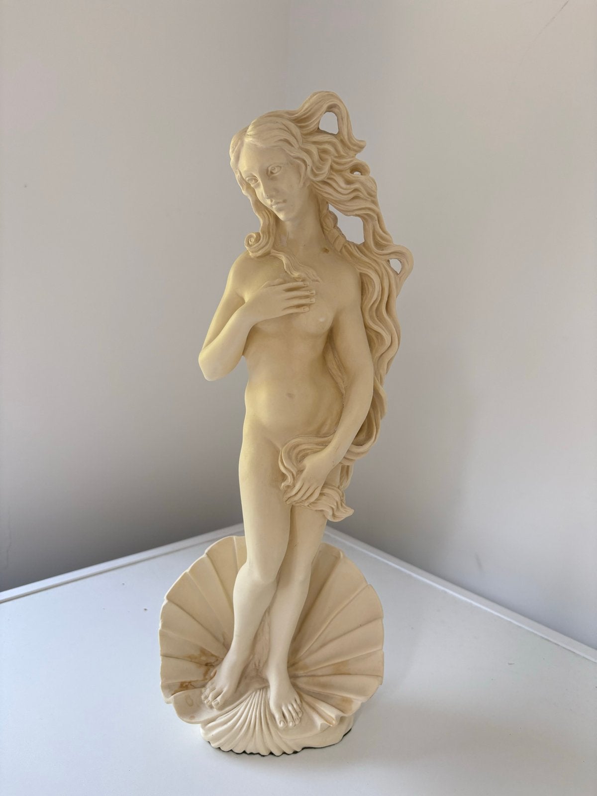 Beeld van Venus op schelp - Klassieke kunst, Ophalen, 20 - 50 cm, Beeld, Beige