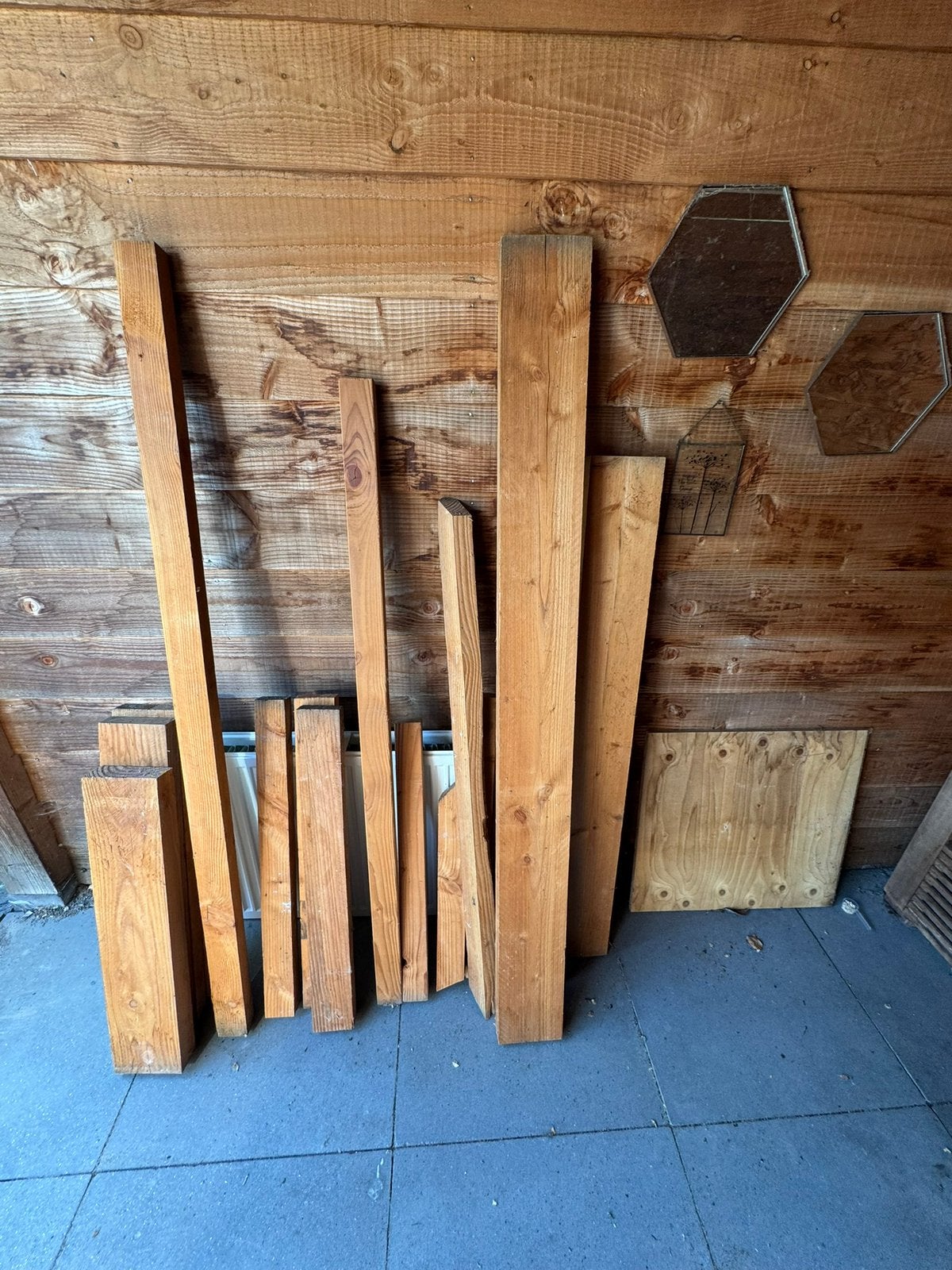 Douglas houten planken / balken en latten, Ophalen, Minder dan 25 mm, Zo goed als nieuw, Plank