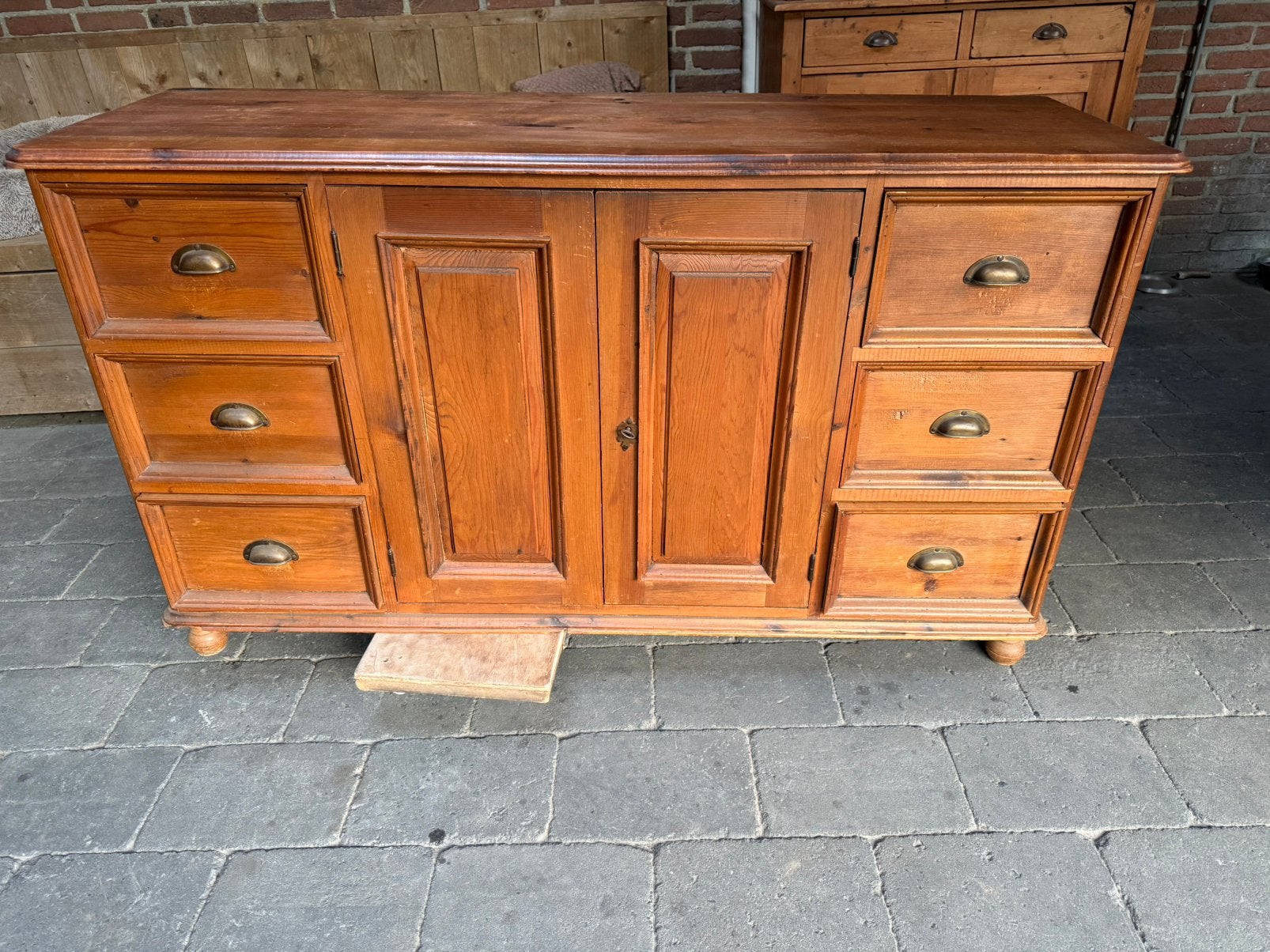 Zware oud geloogd grenen antieke dressoir ladenkast, Antiek en Kunst, Antiek | Meubels | Kasten, Ophalen