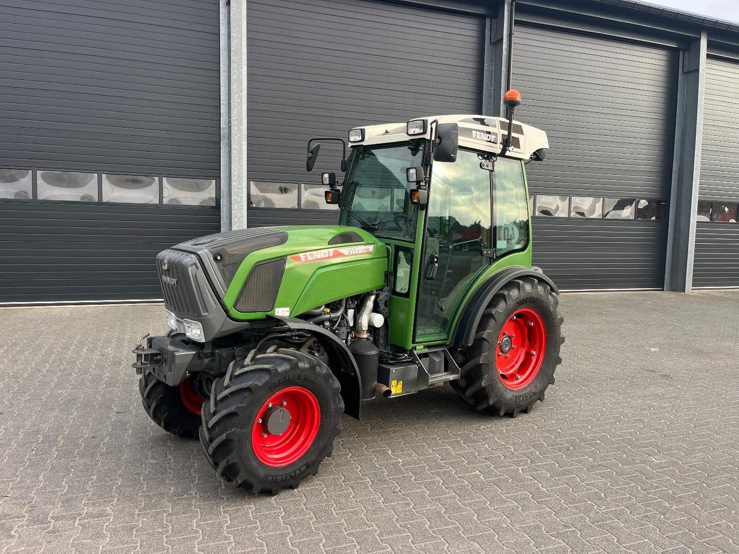 FENDT 211 WG4630, 80 tot 120 Pk, Fendt