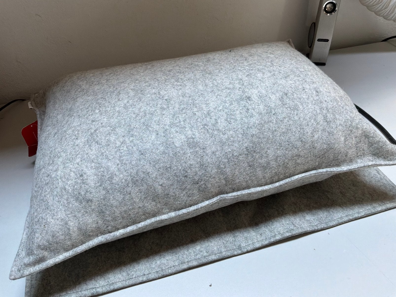 Wol vilt grijs melange design kussenhoes 60x40, Nieuw, Sierkussen, Grijs, Rechthoekig