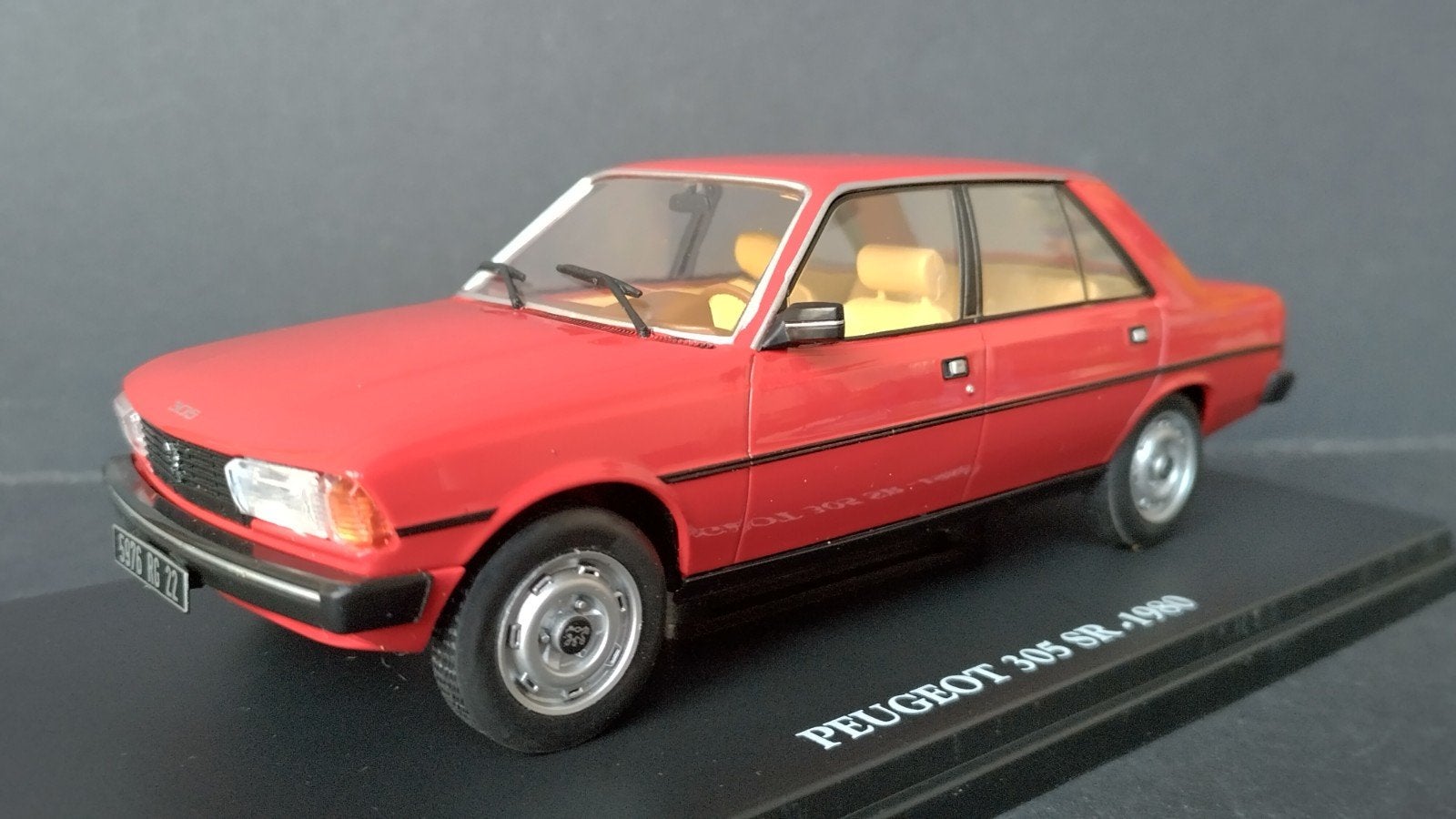 Peugeot 305 SR 1980 1:24 Atlas Collections Pol, Hobby en Vrije tijd, Modelauto's | 1:24, Overige merken, Auto, Verzenden, Nieuw