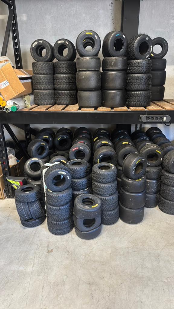 Nette gebruikte kartbanden te koop, Ophalen of Verzenden, Zo goed als nieuw, Kart