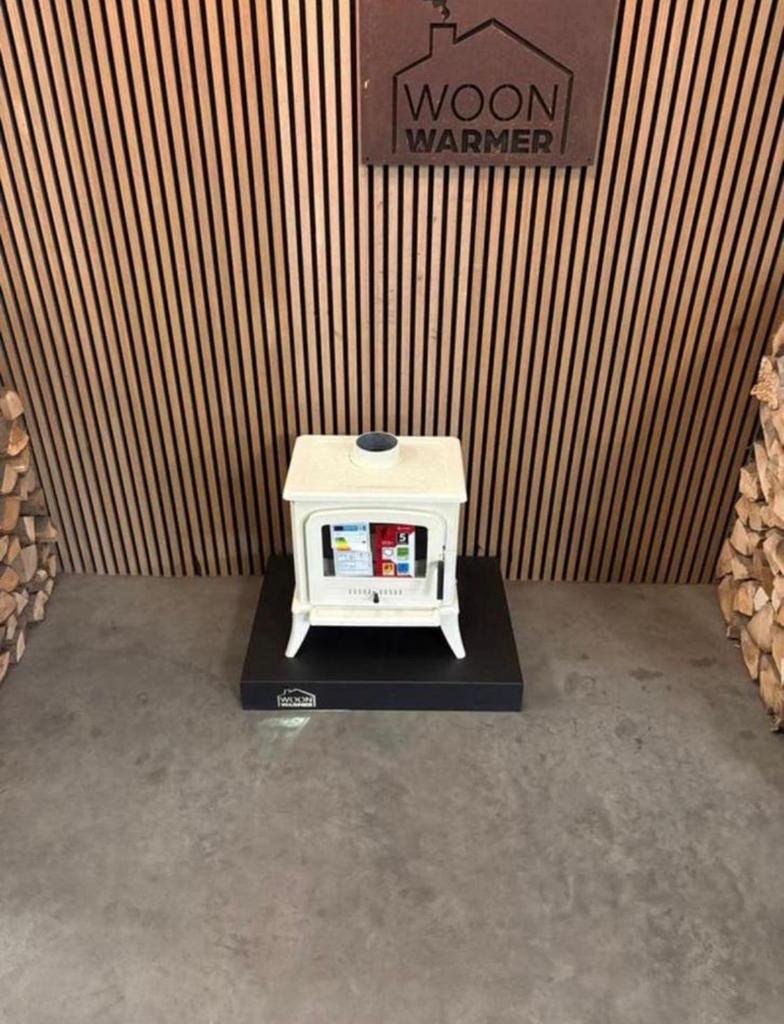 26049 Gietijzeren Houtkachel NIEUW beige, Ophalen, Info@woonwarmer.nl, 4264RM, Vrijstaand