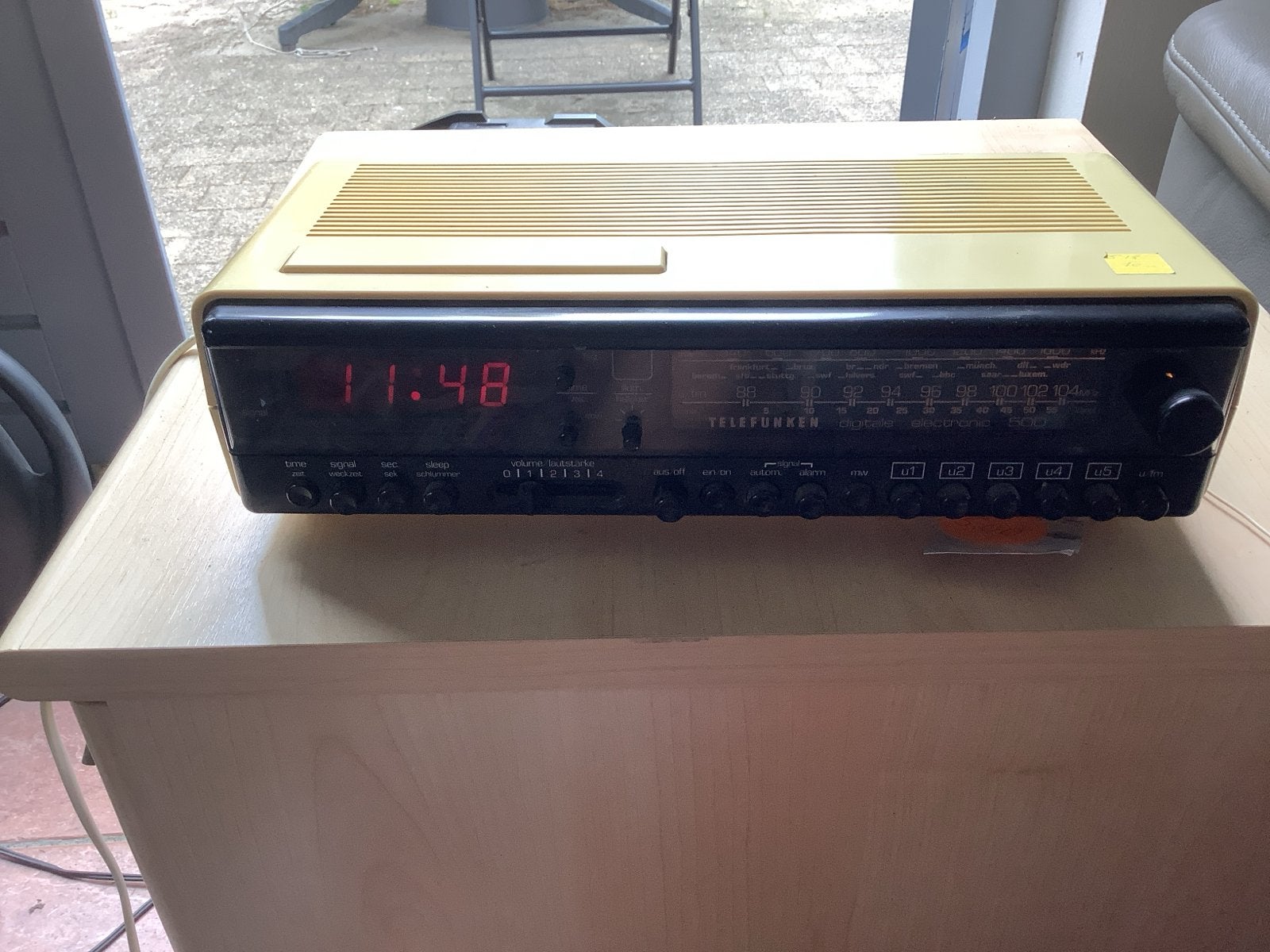 Telefunken Klokradio met Verlichte Afstemschaal, Ophalen of Verzenden, Gebruikt, Overige typen