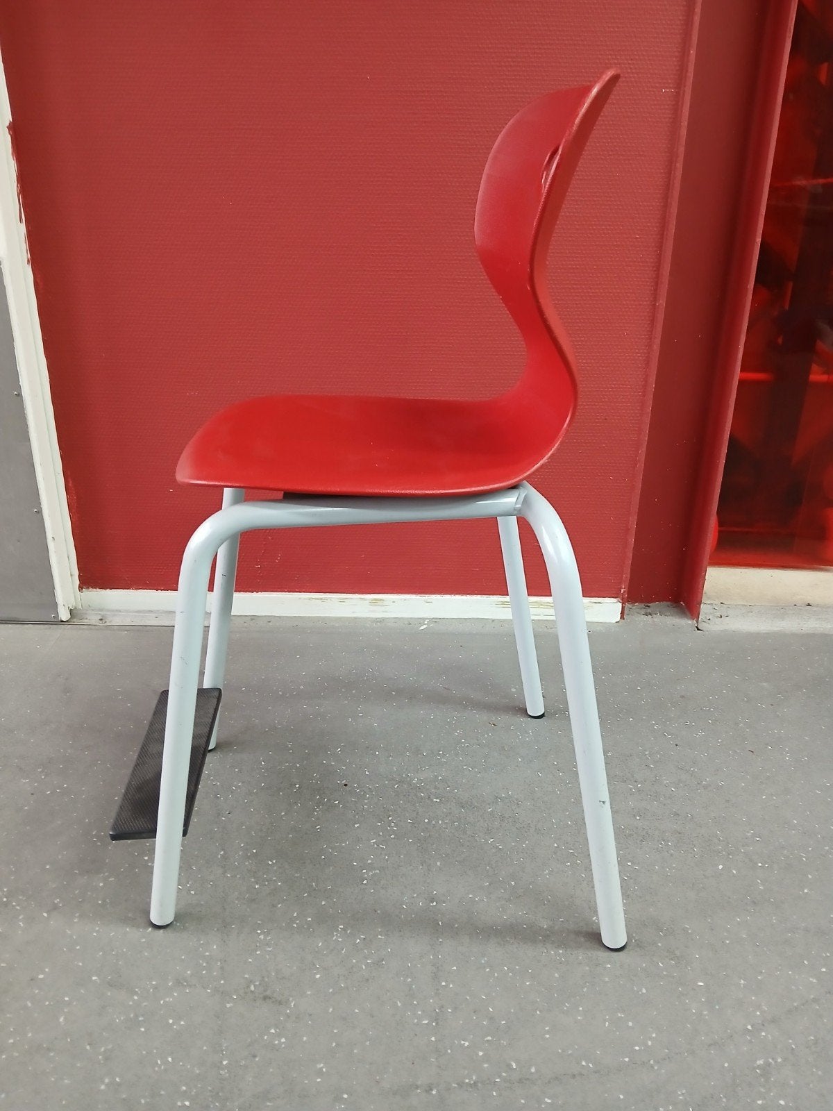 Schoolstoel QuattroSwing leerlingstoel met voetsteun, Ophalen, Info@tommysmit.nl, Gebruikt, 7008AR