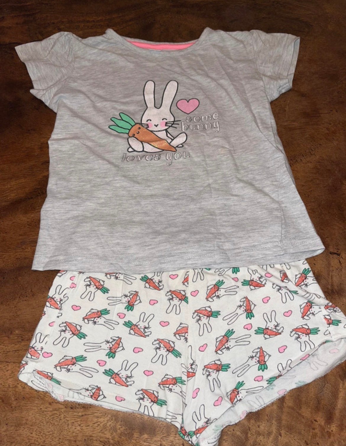 Pyjama mt 110-116 konijntjes, Ophalen of Verzenden, Zo goed als nieuw, Meisje, Nacht- of Onderkleding