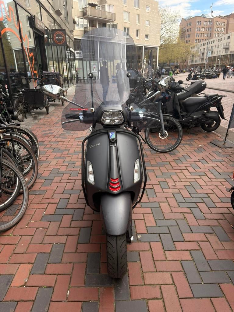 Vespa Sprint, Ophalen, Zo goed als nieuw, Benzine, Vespa