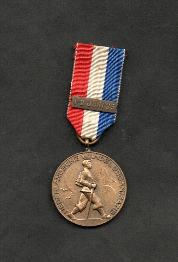 Medaille Nederlandsche Wandelorganisatie 1935., Ophalen of Verzenden, Zo goed als nieuw