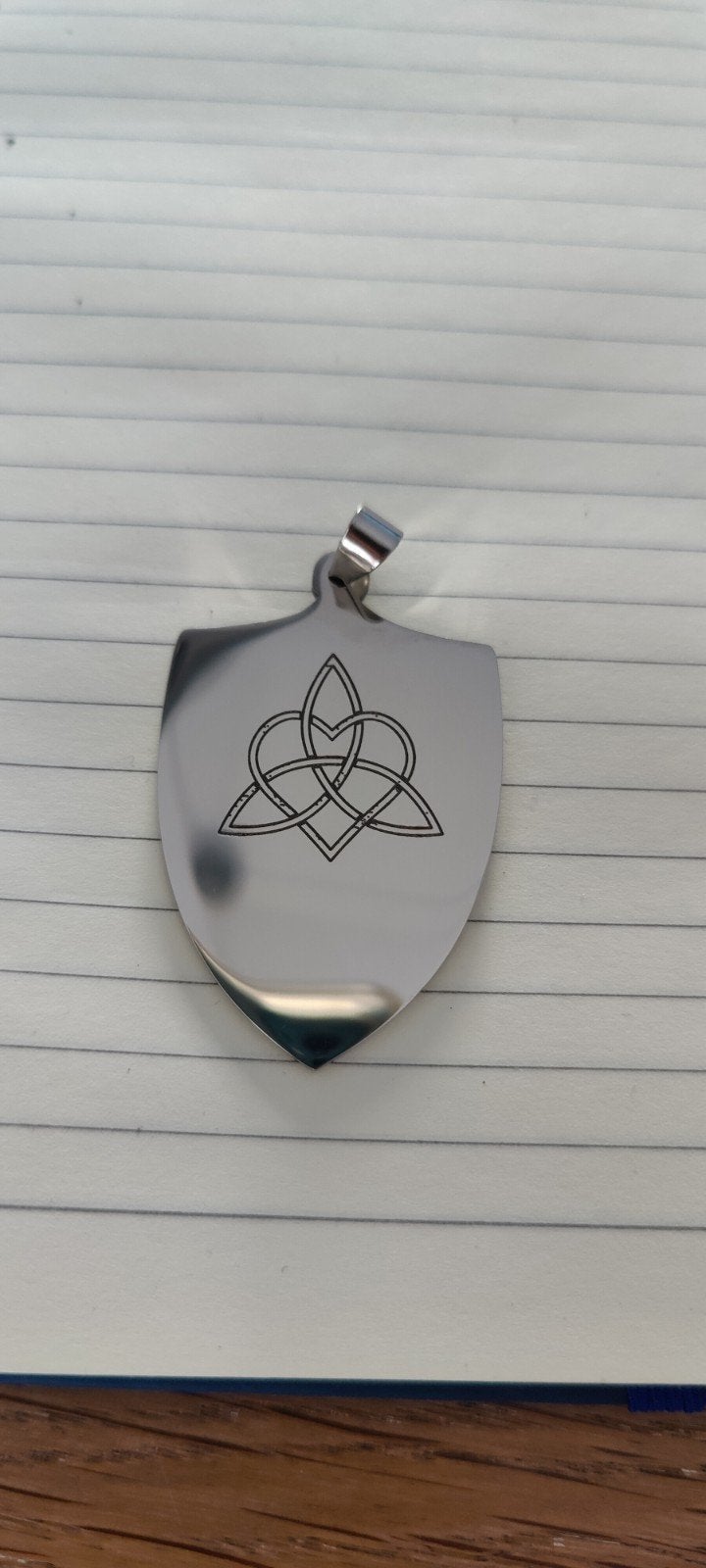 Keltische Triquetra Hanger - Zilverkleurig Schild Design, Nieuw, Ophalen of Verzenden, Zilver, Overige materialen
