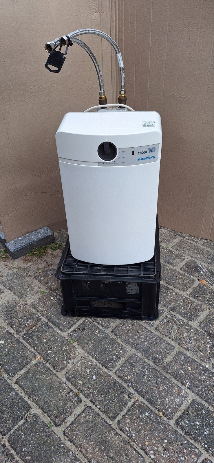 Close in boiler 10 liter, incl. nieuwe aansluitslangen, Doe-het-zelf en Verbouw, Geisers en Boilers, Minder dan 20 liter, Ophalen of Verzenden