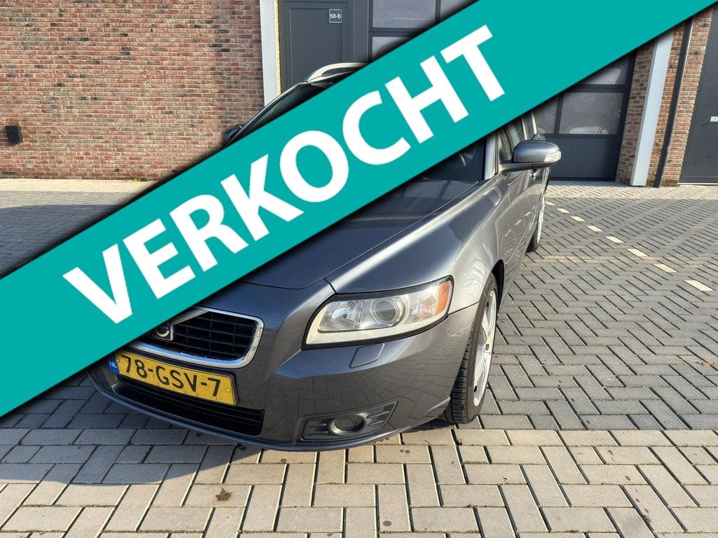 Volvo V50 2.4 D5 Momentum, Auto's, Volvo, Gebruikt, Zilver of Grijs, 154 €/maand, 1500 kg