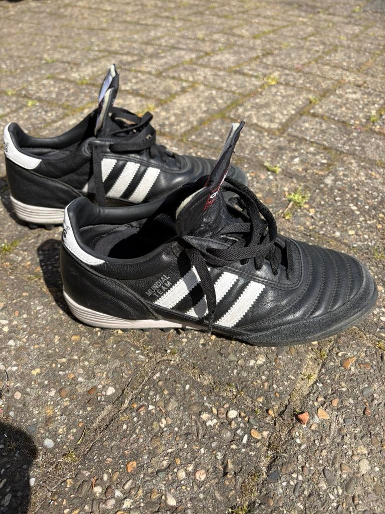 Adidas Mundial Team 40 2/3, Maat M, Ophalen of Verzenden, Gebruikt, Schoenen