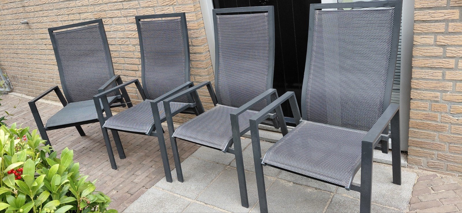 4 nette verstelbare tuinstoelen, Ophalen