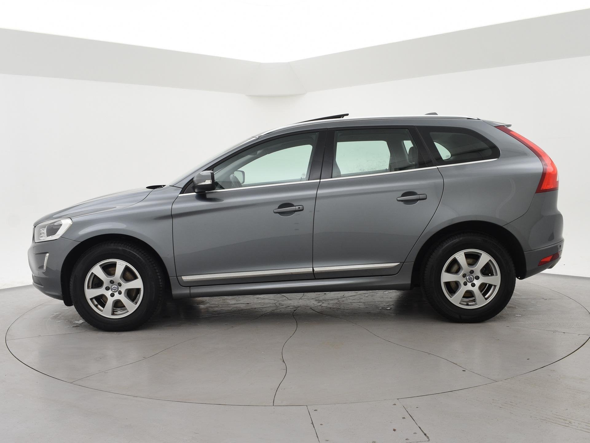 Volvo XC60 2.0 T5 FWD 245 PK POLAR+ PANORAMA | LEDER | TREKH, Auto's, 15 km/l, Gebruikt, 4 cilinders, 1969 cc
