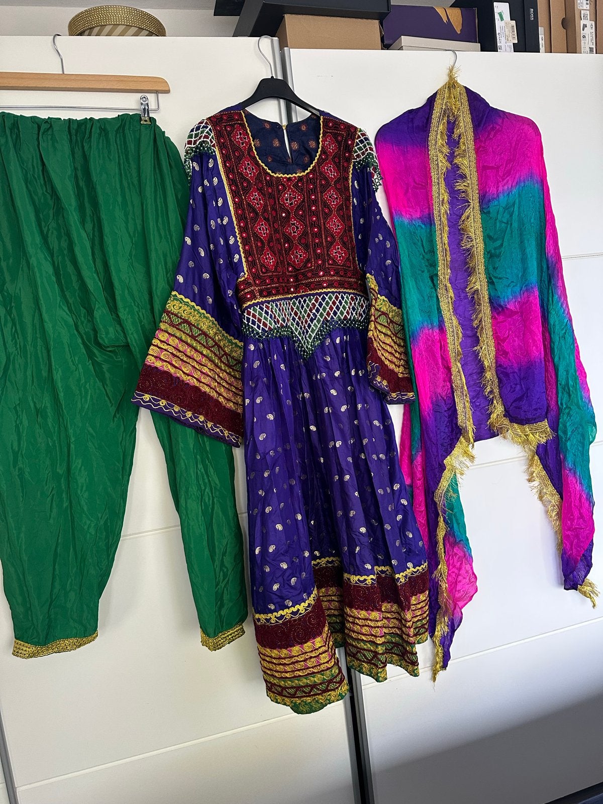 Prachtige Hena kleding set - Traditionele Afghaanse jurk, Ophalen, Zo goed als nieuw, Maat 38/40 (M), Paars