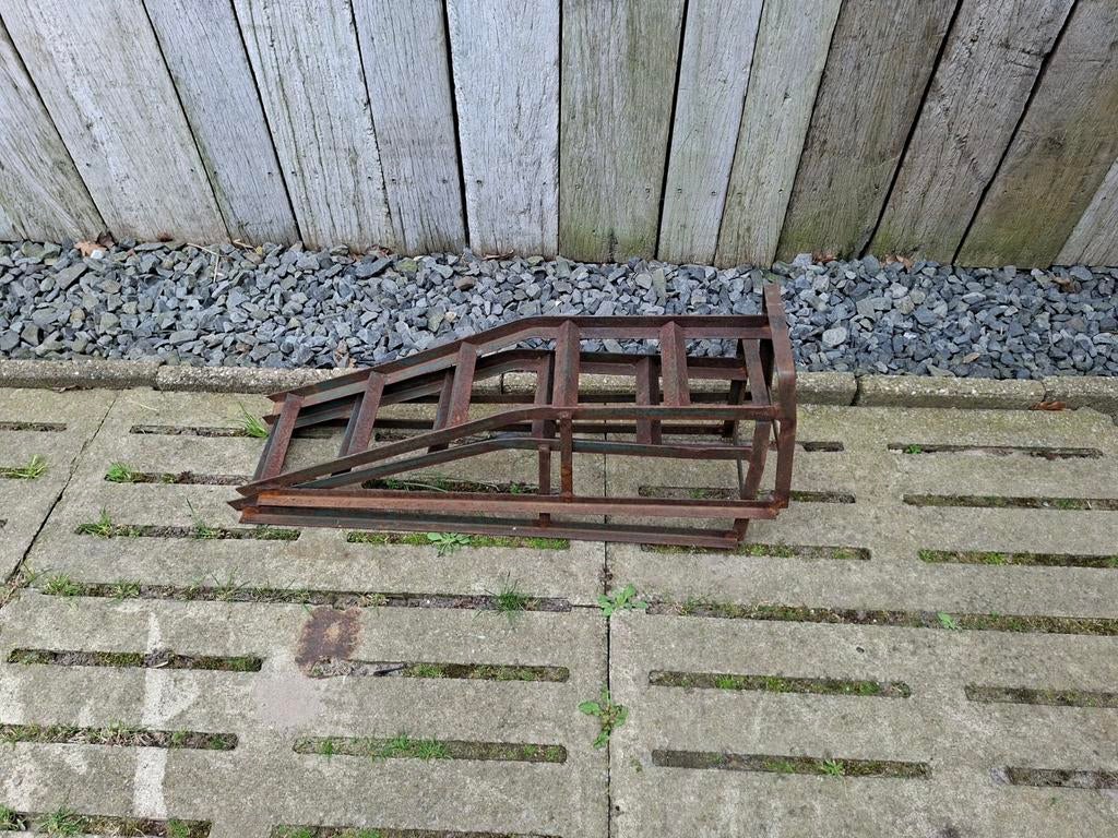 Oude metalen constructie oprij frame, Ophalen of Verzenden, Gebruikt