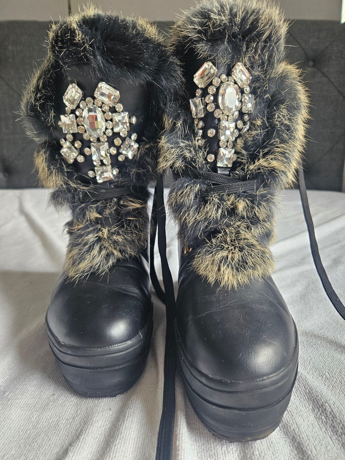 Unieke Zwarte winterlaarzen/boots met plateauzool en strass-, Ophalen, Zo goed als nieuw, Zwart, Lage of Enkellaarzen