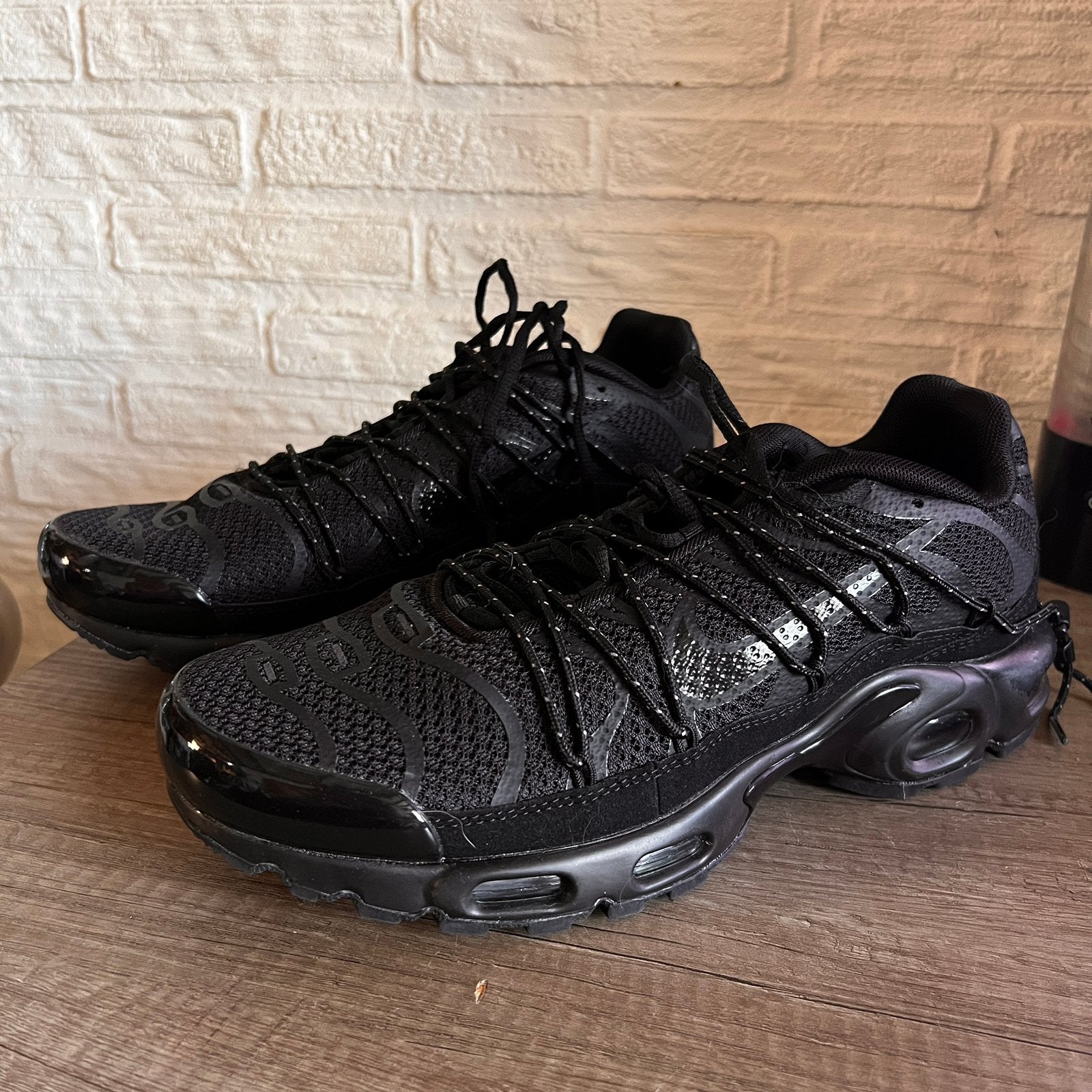 Nike Air Max Plus Utility tripple black reflective 46 NIEUW, Nike, Nieuw, Ophalen of Verzenden, Sportschoenen