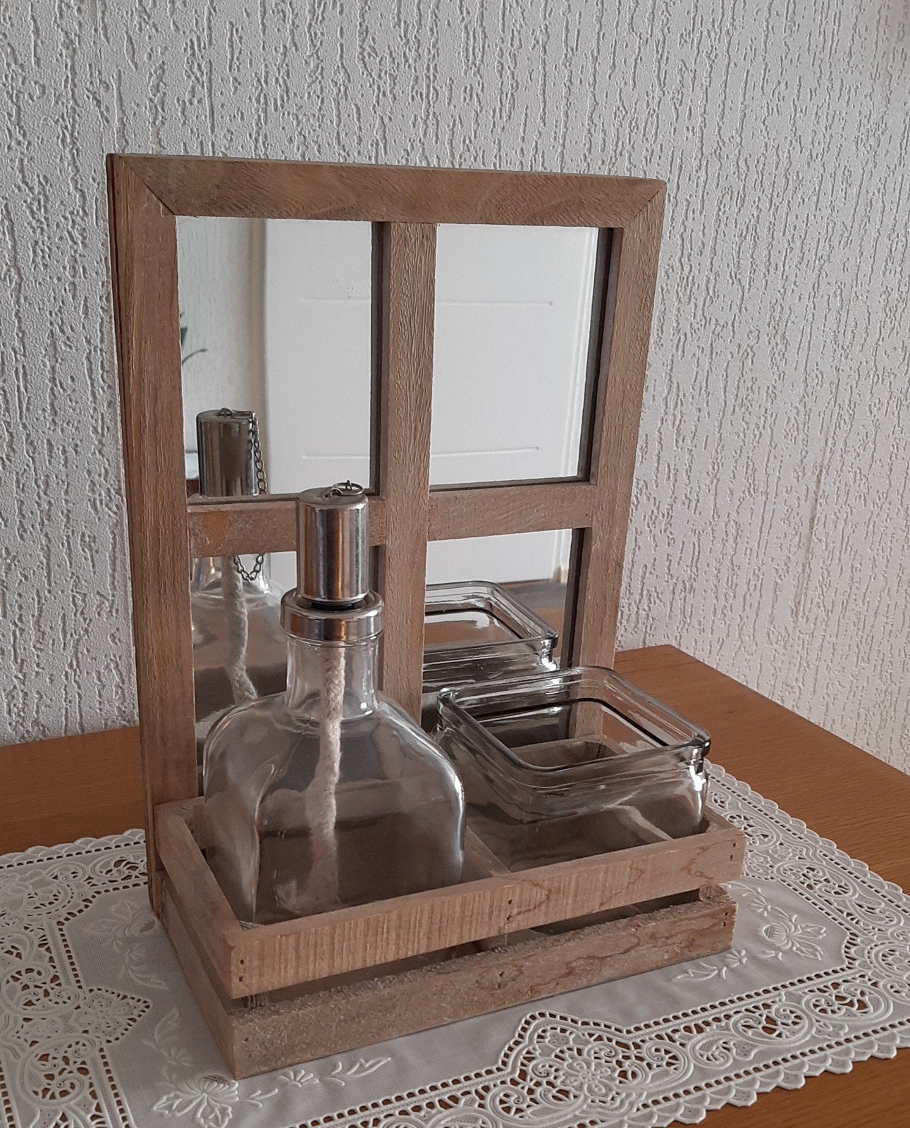 Houten houder met spiegel, oliebrander fles en glas bakje, Ophalen of Verzenden, Gebruikt, Bruin, Hout