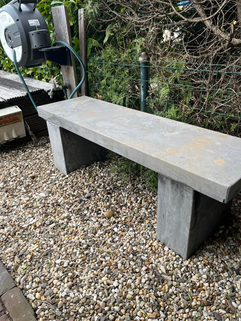 Hardsteen bankje, Tuin en Terras, Ophalen, Zo goed als nieuw