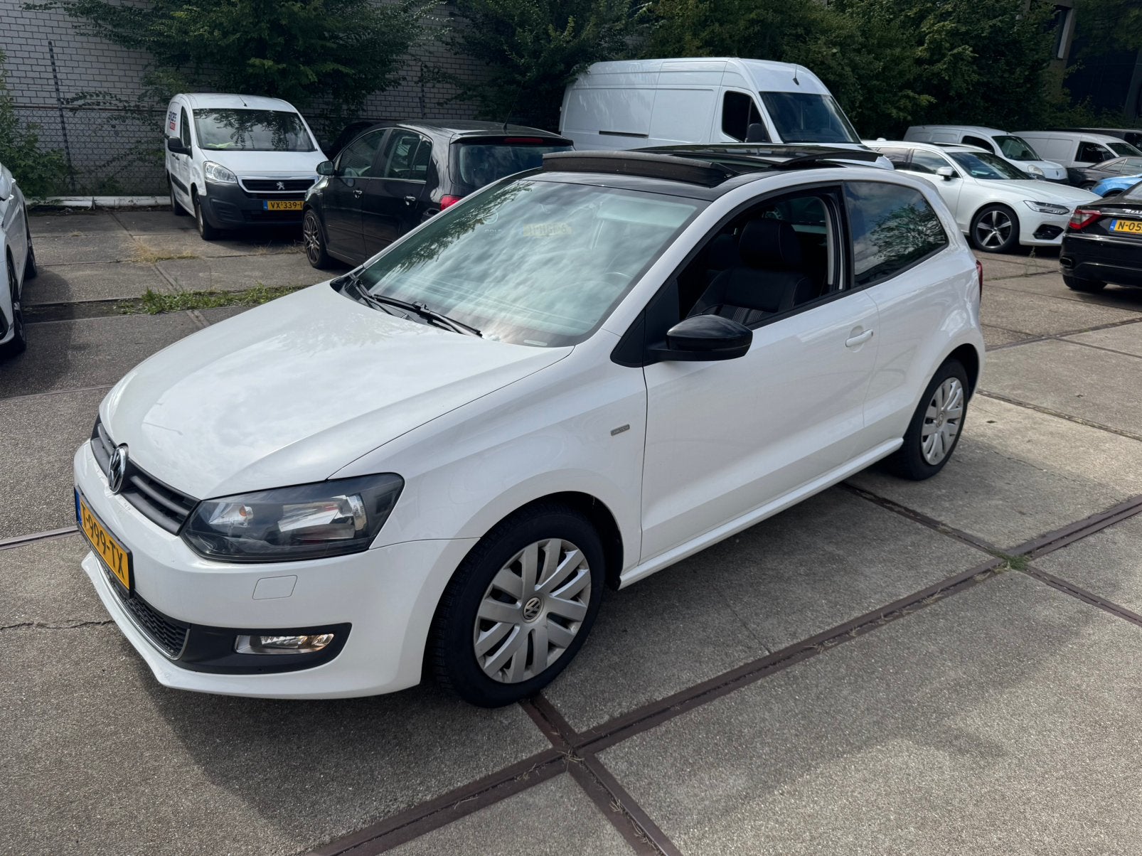 Volkswagen Polo 1.2 / Pano/Cruise/Airco/Navi/Stoelverwarming, Auto's, Volkswagen, Voorwielaandrijving, 967 kg, 40 €/maand, 1198 cc