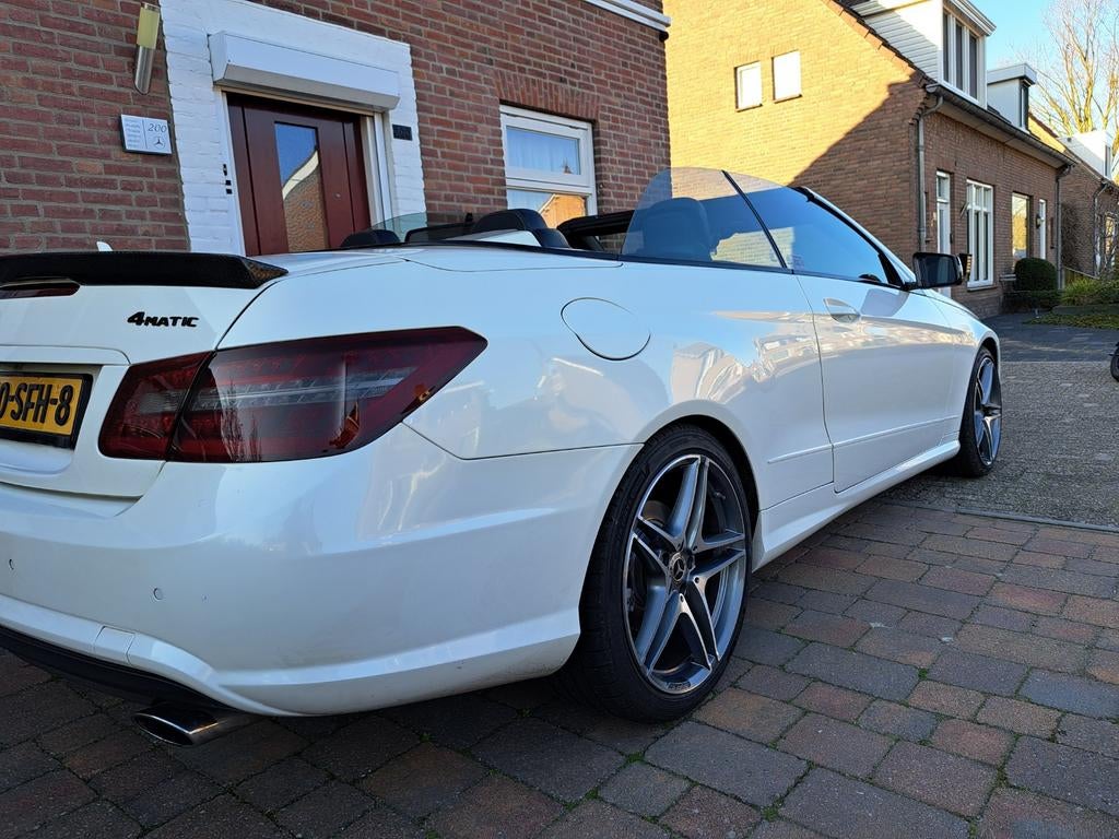 Mercedes e350 v6 cabriolet amg  night edition,19 inch amg, Auto's, Mercedes-Benz, Particulier, E-Klasse, ABS, Achteruitrijcamera