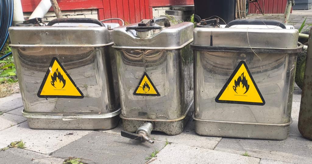 Set van 3 RVS jerrycans met brandgevaar-sticker, Ophalen, Gebruikt