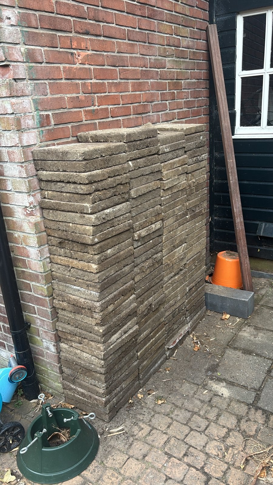 Gratis af te halen: terrastegels 30x30 - Ideaal voor tuinpad, Doe-het-zelf en Verbouw, Ophalen, Overige materialen, Gebruikt, 5 tot 10 m²