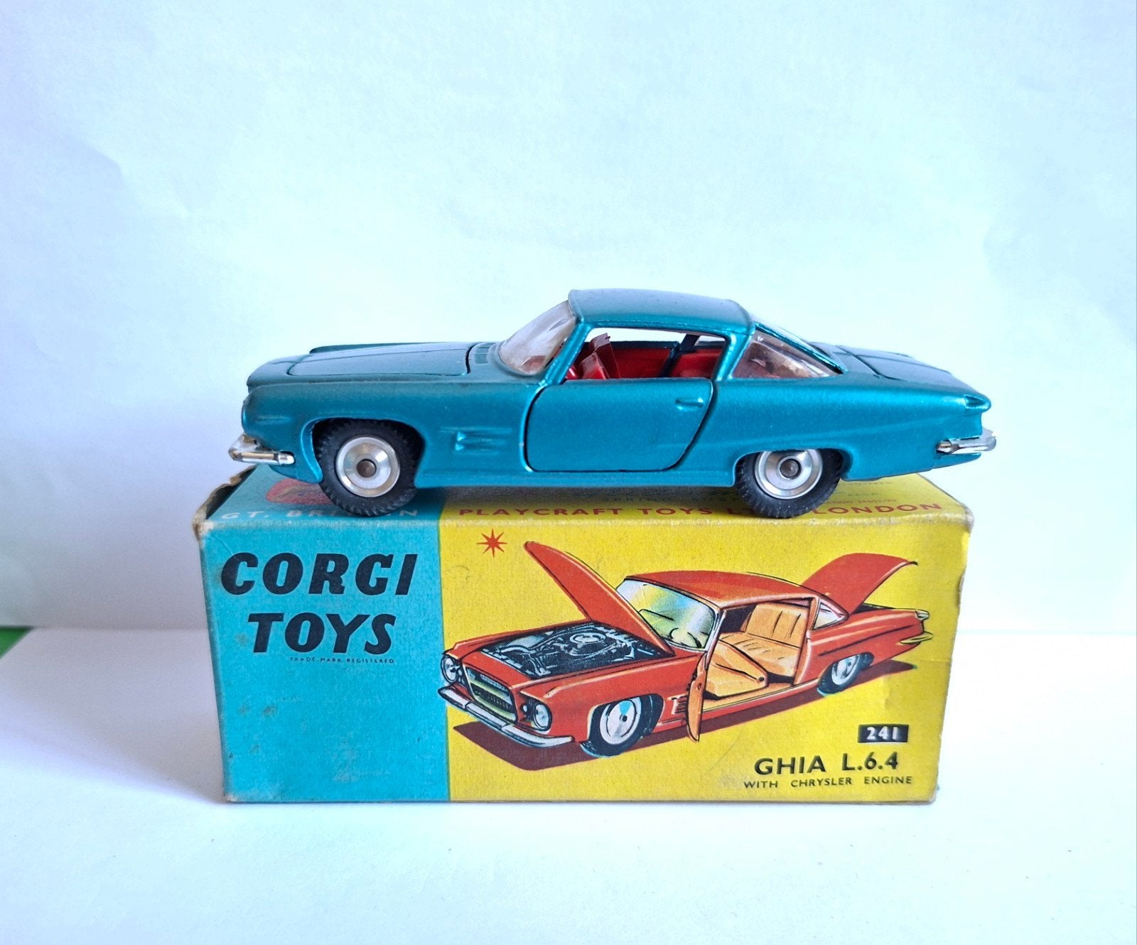 Corgi toys GHIA L.6.4, Hobby en Vrije tijd, Modelauto's | 1:43, Ophalen of Verzenden, Zo goed als nieuw, Auto, Corgi