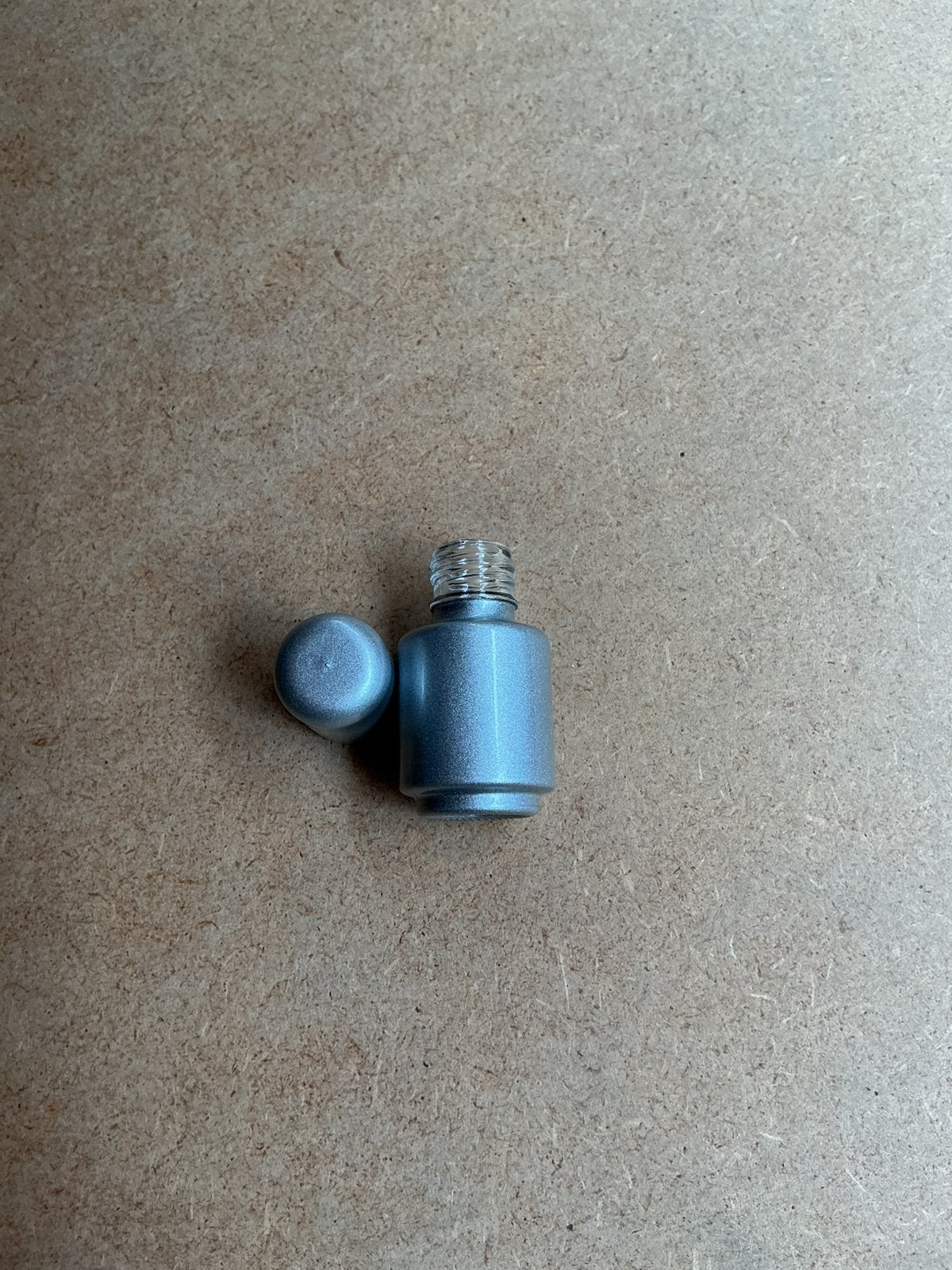 Partij van ca. 10.000 flesjes – 4,5 ml, Sieraden, Tassen en Uiterlijk, Uiterlijk | Cosmetica en Make-up, Ophalen
