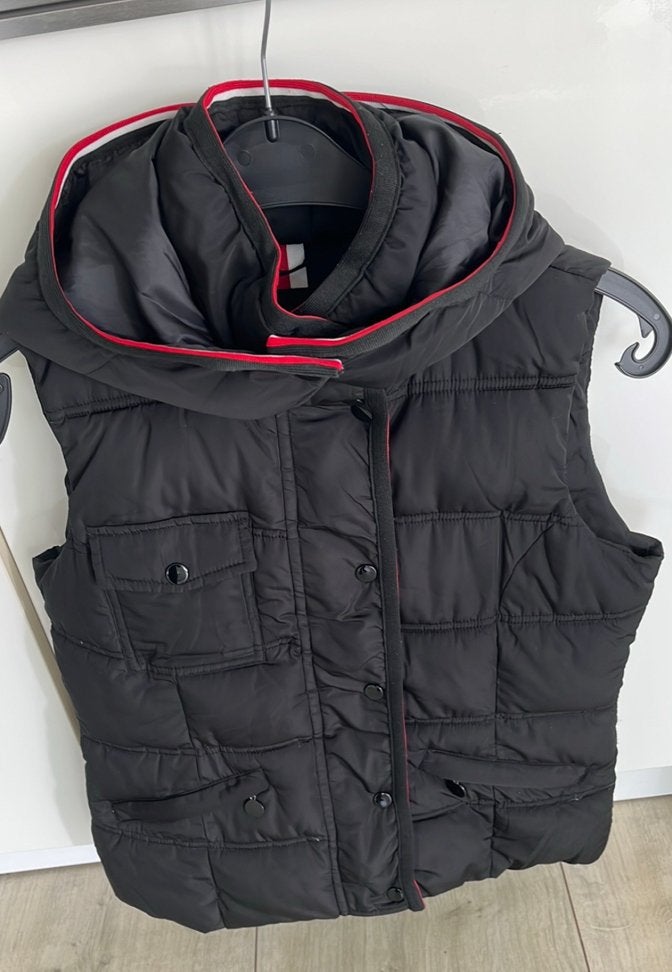 Zwarte dames bodywarmer maat 38/40, Kleding | Dames, Bodywarmers, Ophalen of Verzenden, Zo goed als nieuw, Maat 38/40 (M), Zwart