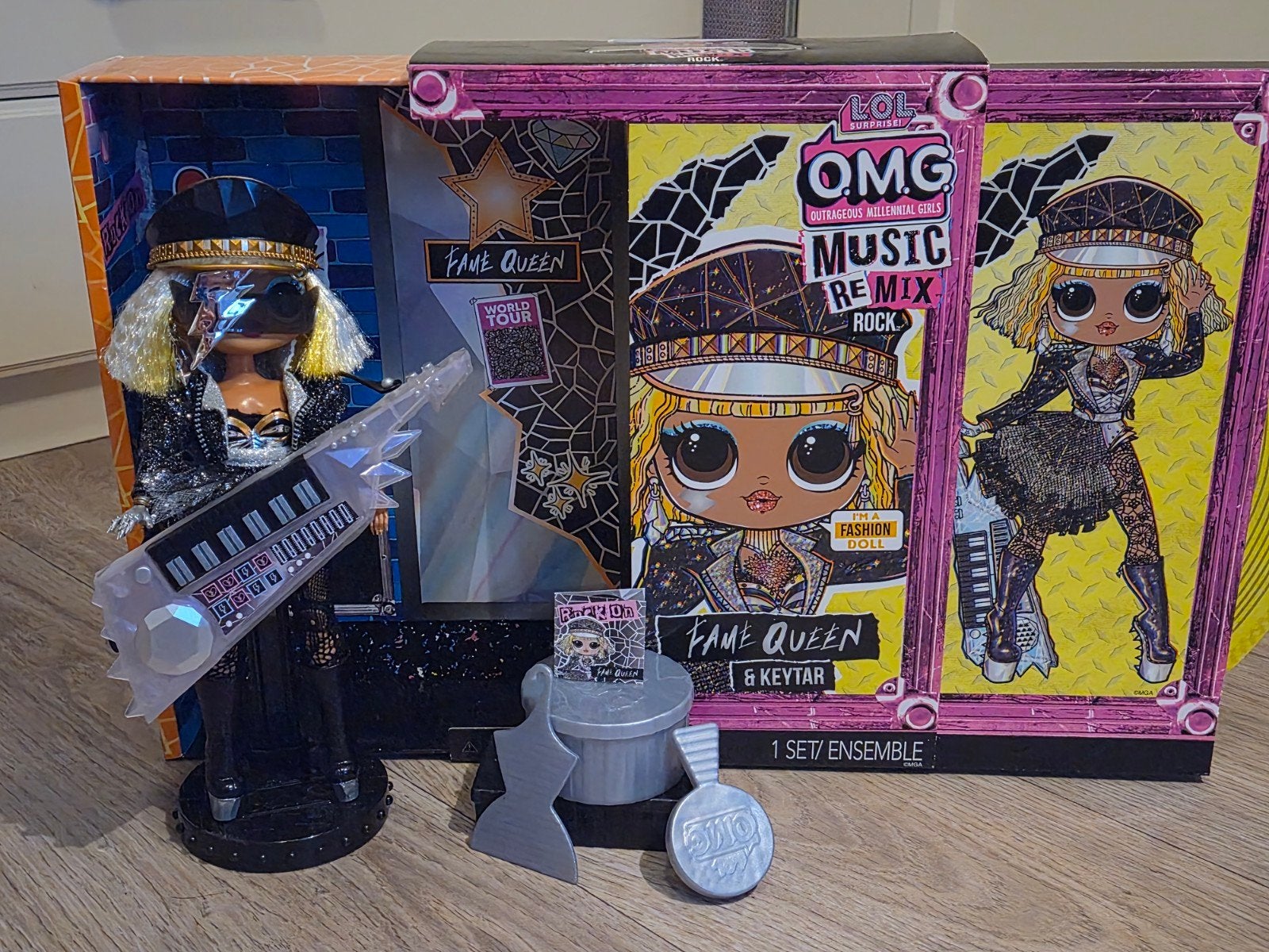 Surprise! OMG Remix Rock - Fame Queen met keytar & doos, Ophalen of Verzenden, Gebruikt, Pop