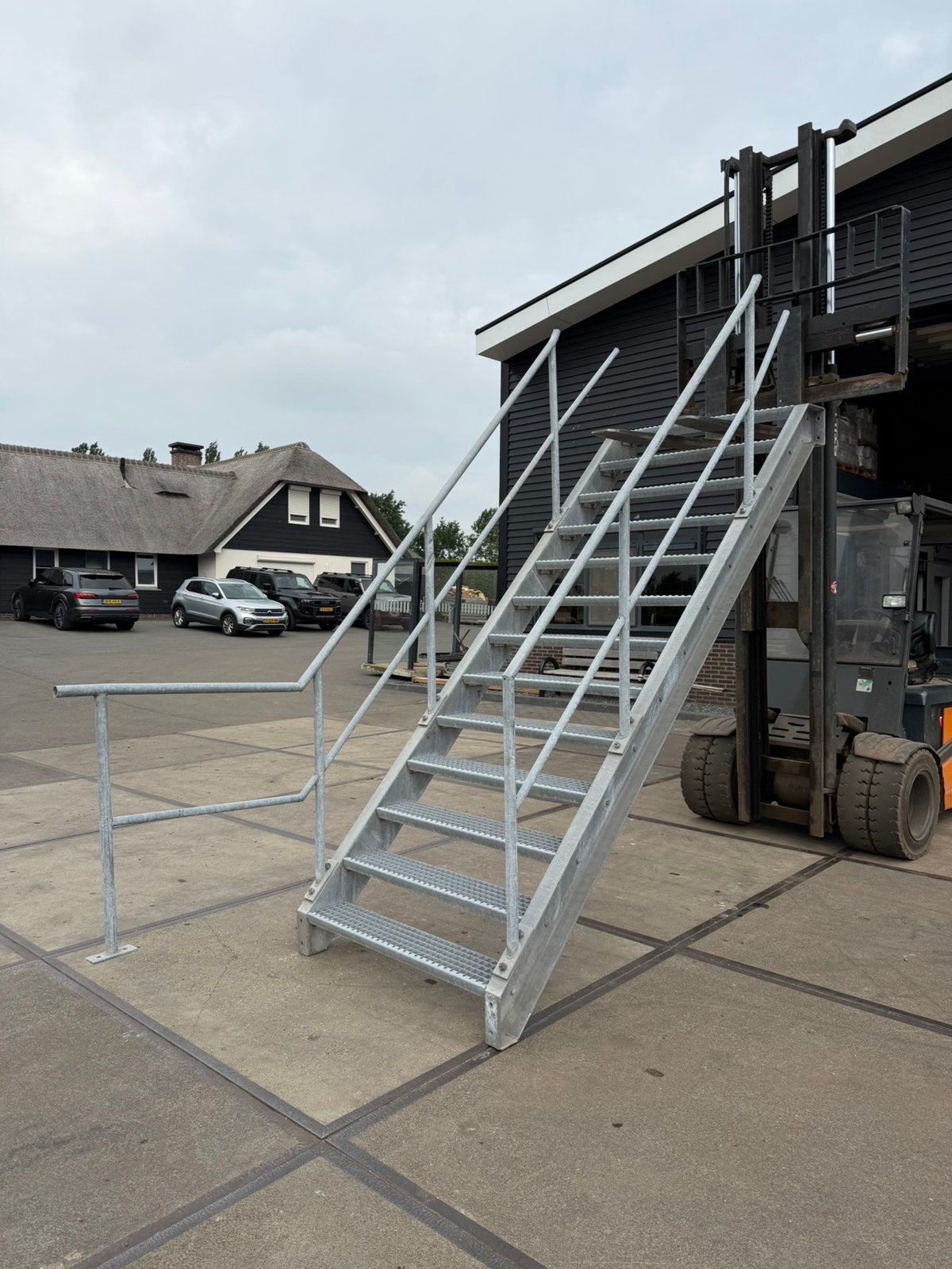 Gegalvaniseerde steektrap bordestrap wenteltrap trap trappen, Ophalen of Verzenden, Zo goed als nieuw, 2 tot 4 meter