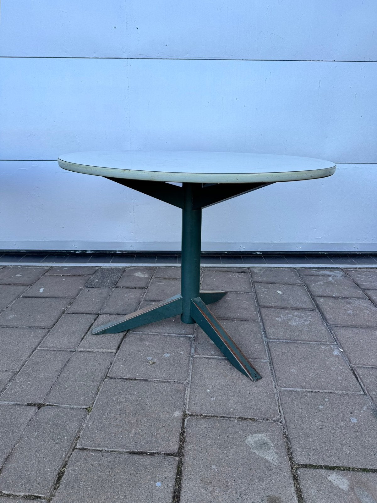 Industriele jaren 50 Spectrum vintage eettafel, Huis en Inrichting, Tafels | Eettafels, Ophalen, Gebruikt, 100 tot 150 cm, Rond