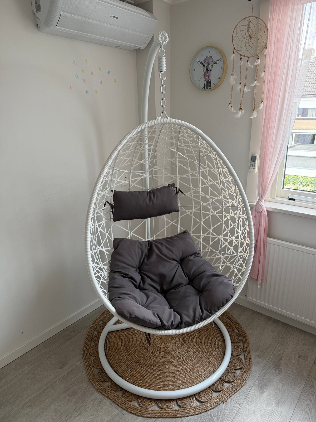 Hang-ei Wit met kussens en vloerkleed, Ophalen, Zo goed als nieuw, Wit, Eén