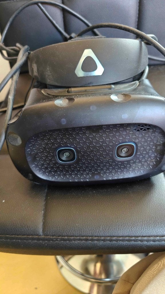 HTC Vive Cosmos Elite (Beschadigd), Ophalen of Verzenden, Niet werkend, Pc