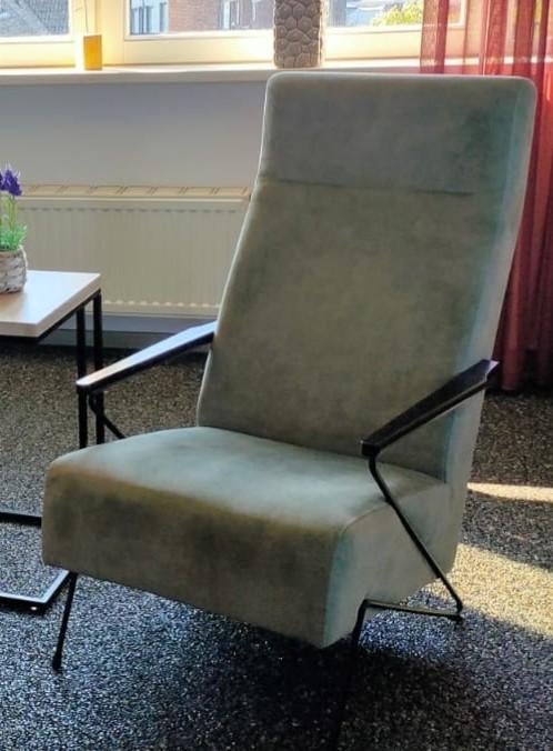 Te koop tweedehands 2x fauteuil licht groen aangeboden., Huis en Inrichting, Fauteuils, Ophalen, Zo goed als nieuw