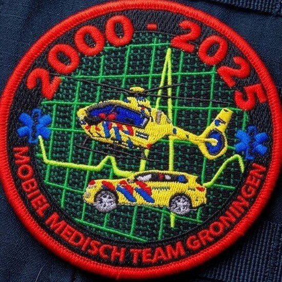 gezocht: Jubileum patch lifeliner 4 MMT, Verzamelen, Militaria | Algemeen, Verzenden, Landmacht, Nederland, Embleem of Badge