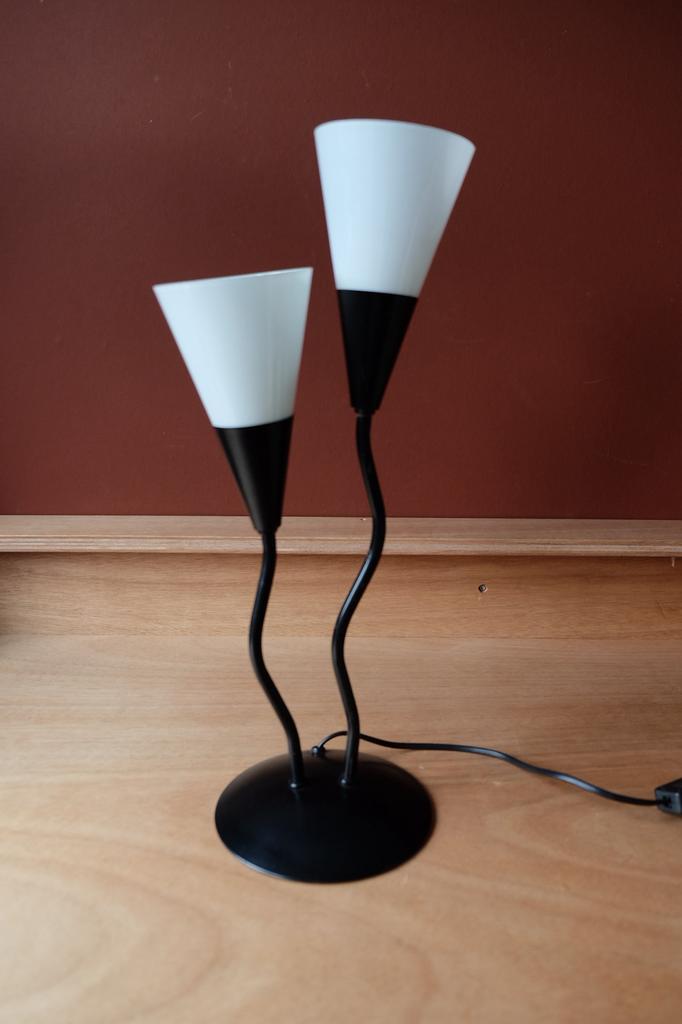 Vintage lampje Massive 90s, Huis en Inrichting, Lampen | Tafellampen, Ophalen of Verzenden, Gebruikt, Glas, Minder dan 50 cm