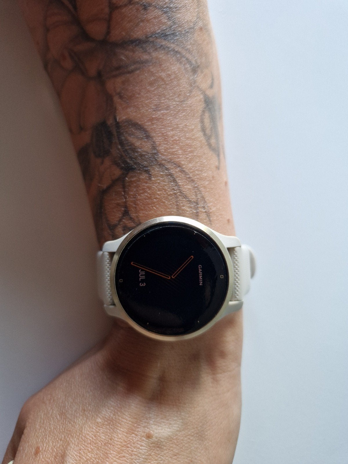 Garmin Venu 2S Music Smartwatch - Wit/Goud, Sieraden, Tassen en Uiterlijk, Smartwatches, Verzenden, Wit, Waterdicht, GPS